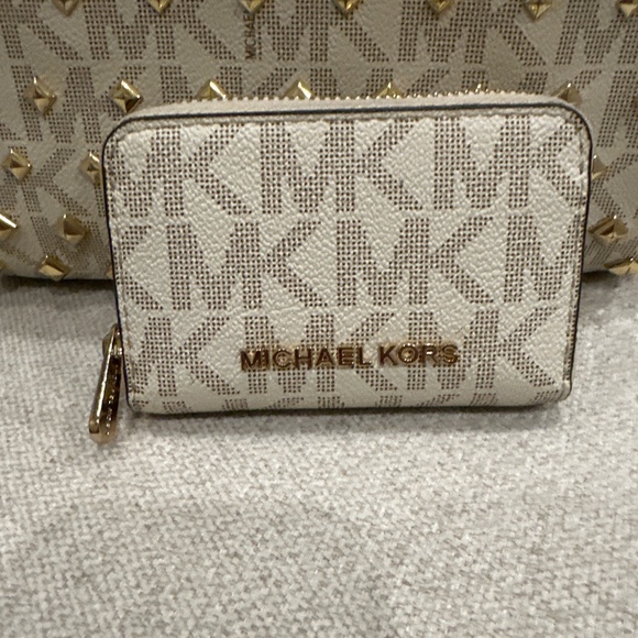 Michael Kors Abbey Vanilla Studded Backpack with wallet - Picture 9 of 12